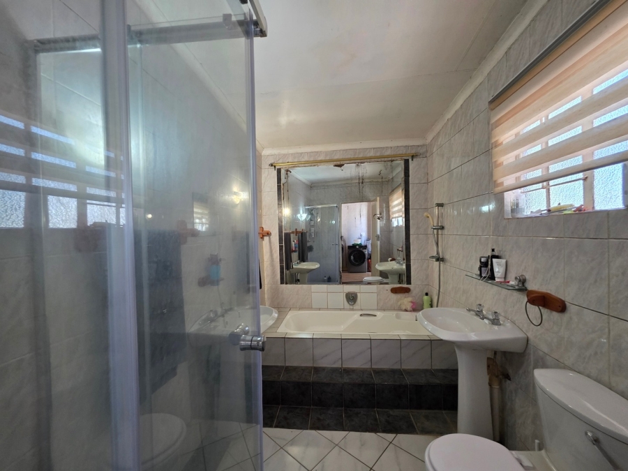 4 Bedroom Property for Sale in Olifantsnek North West